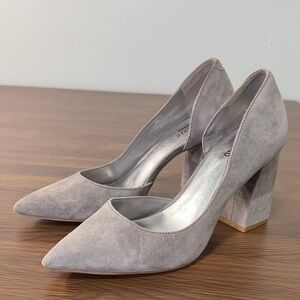 Bleeker and Bond Gray Suede Block Heel Pumps Sz 6‎